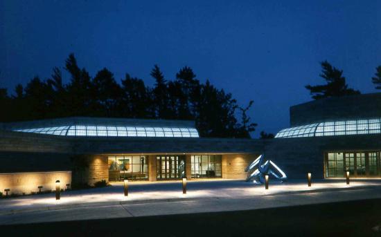 The Dennos Museum Center